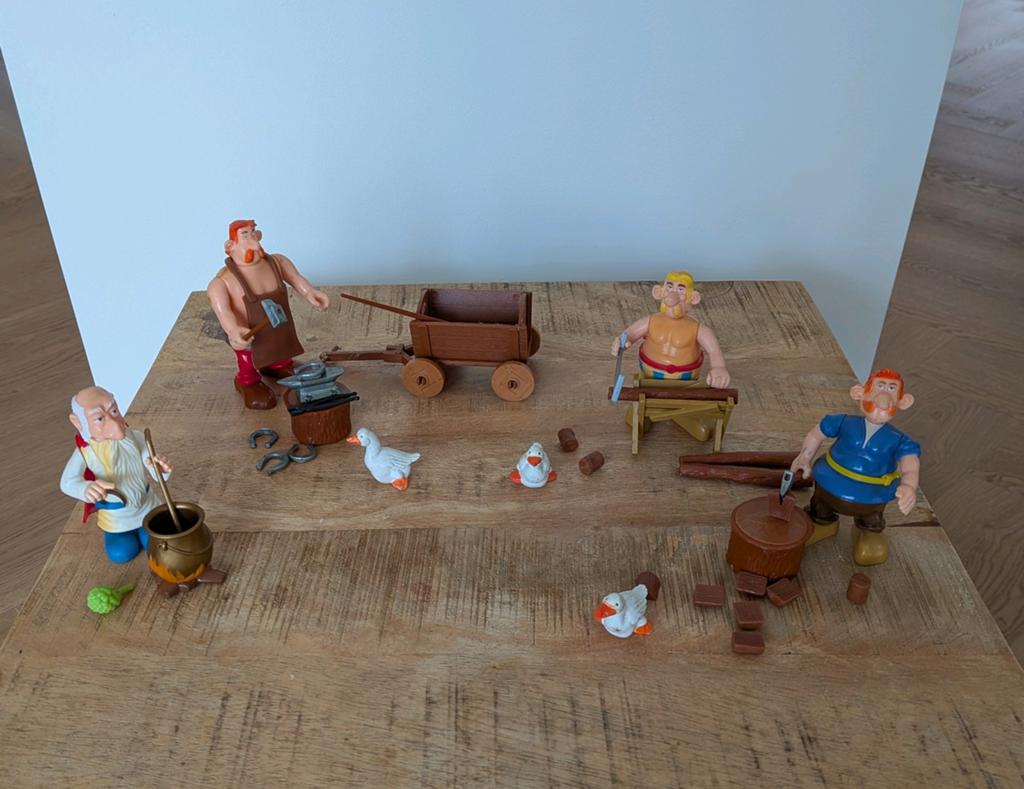 vintage poppetjes uit Asterix en Obelix strip., Ophalen