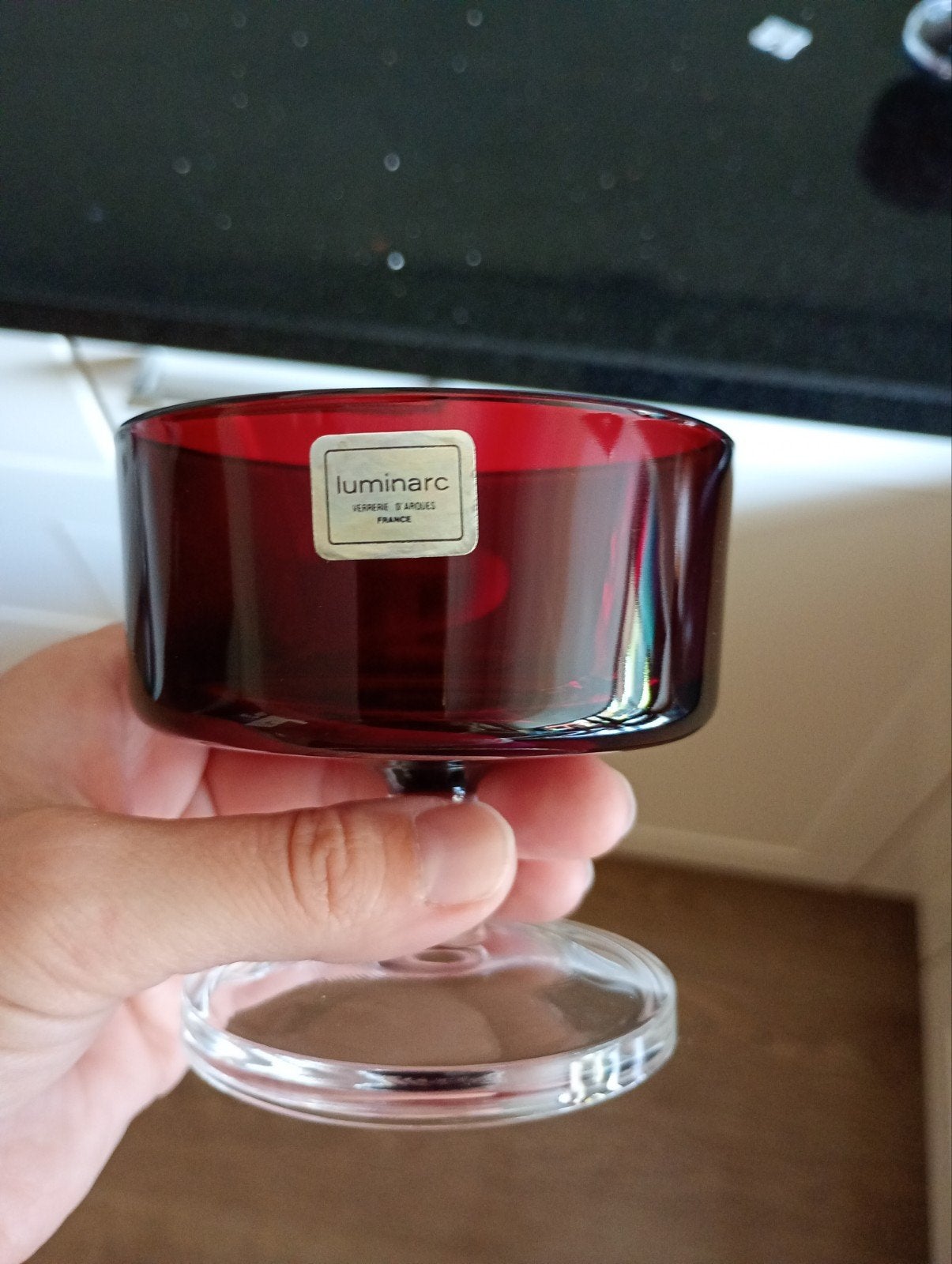 Vintage robijnrode champagnedessertcoupe 'Cavalier' Luminarc, Ophalen