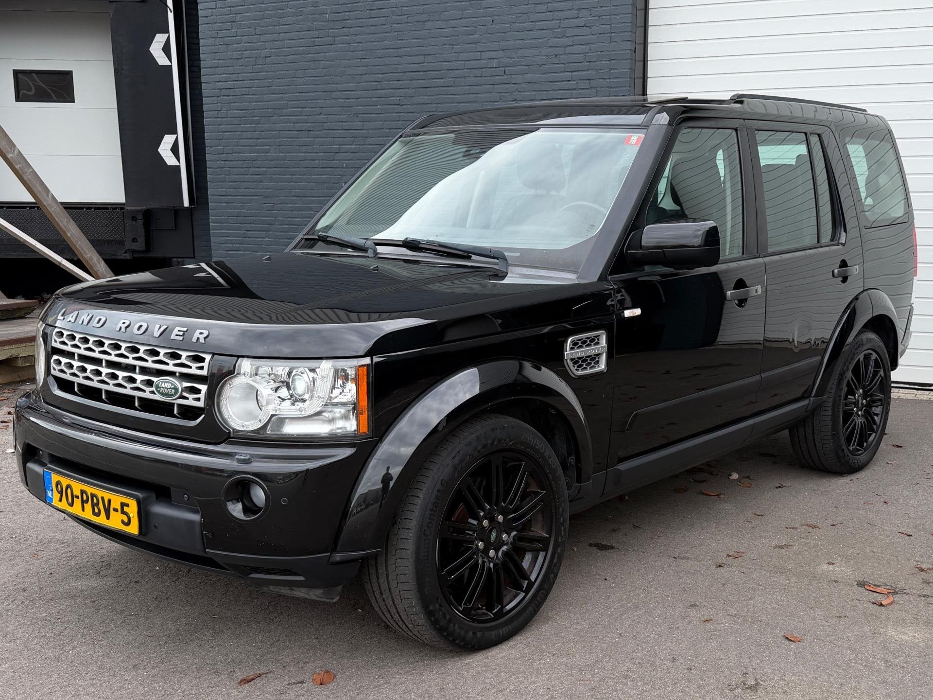 Land Rover Discovery 3.0 SDV6 HSE PANO/7P/H-K/LEDER/CAMERA/N, Auto's, Land Rover, Automaat, Euro 5, 313 €/maand, Gebruikt