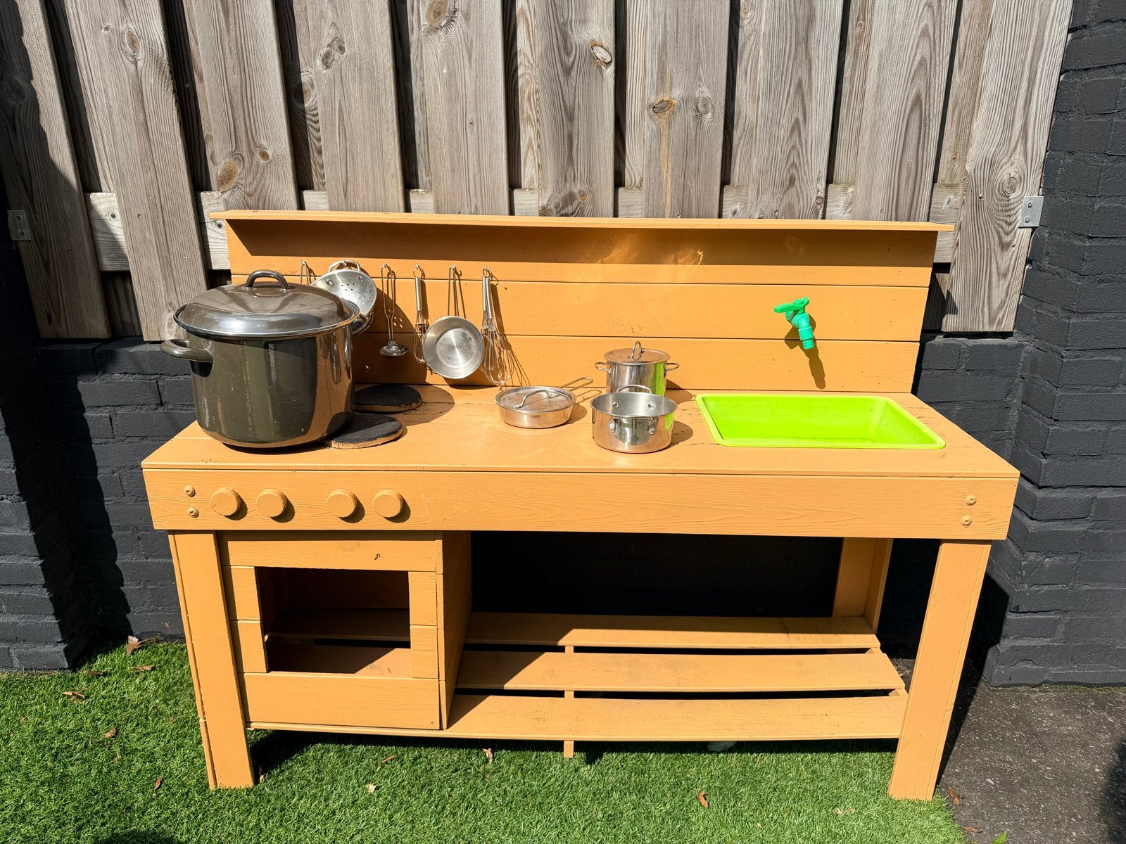 Gratis af te halen Buitenkeukentje met accessoires, Ophalen, Gebruikt, Hout