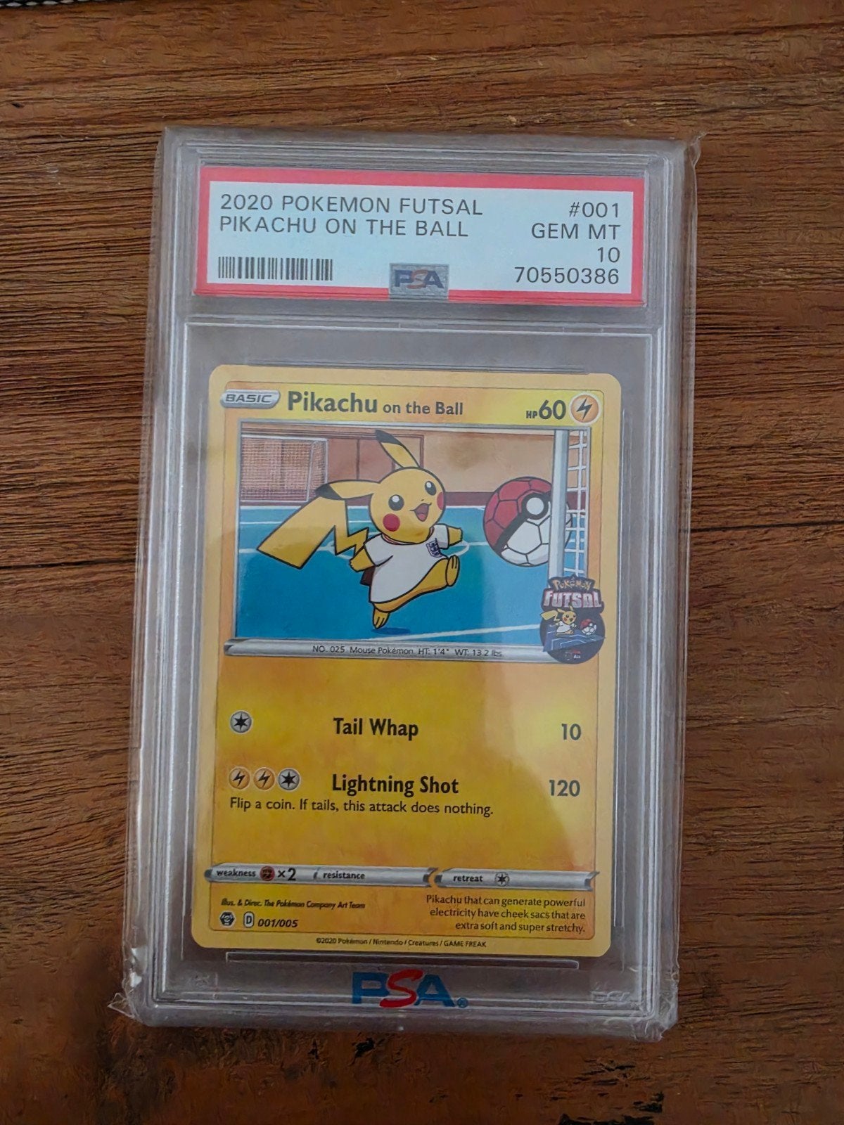 Pikachu on the Ball PSA 10 - 2020 Pokemon Futsal #001, Ophalen of Verzenden, Nieuw, Losse kaart