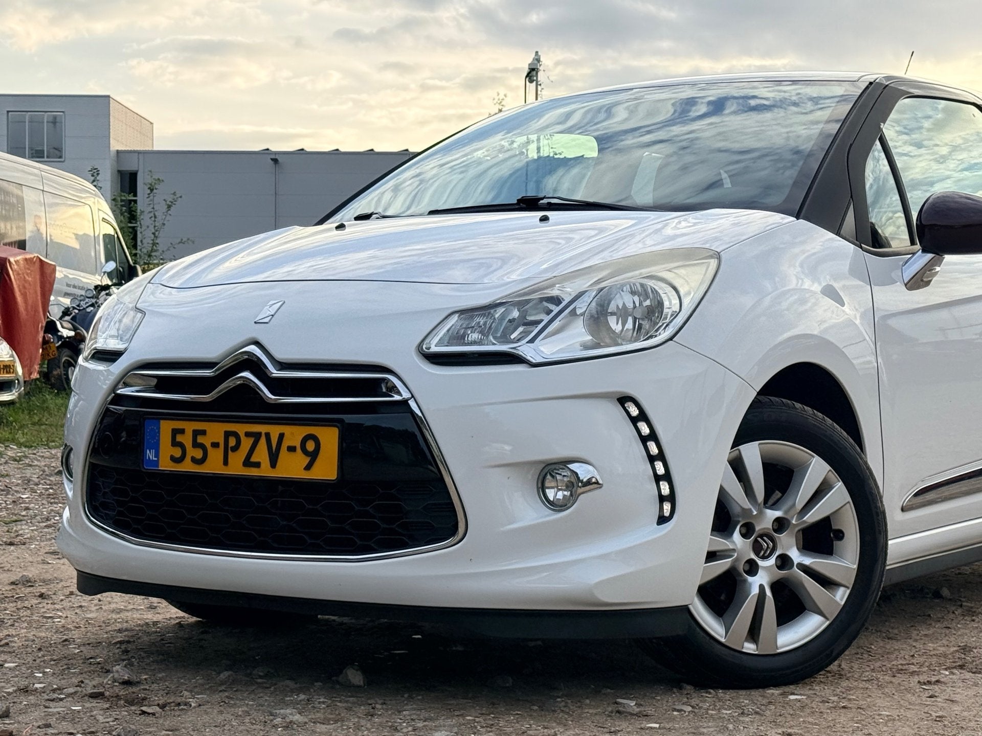 Citroen DS3 1.4 Chic/ LED/ VELGEN/ SCHERM, Auto's, Voorwielaandrijving, Euro 5, Startonderbreker, Wit