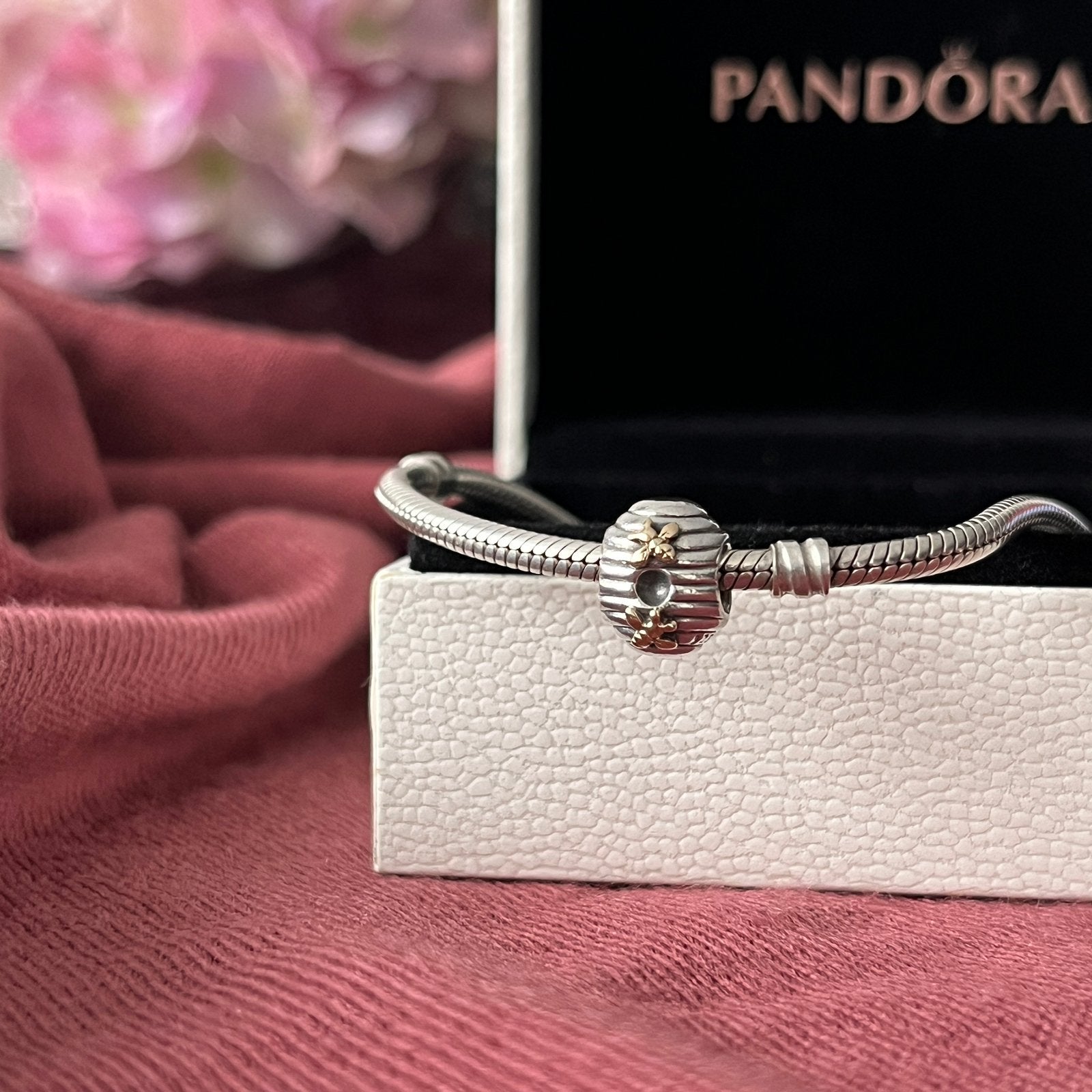 Pandora bedel bijenkorf retired, Sieraden, Tassen en Uiterlijk, Bedels, Ophalen of Verzenden, Zilver, Pandora