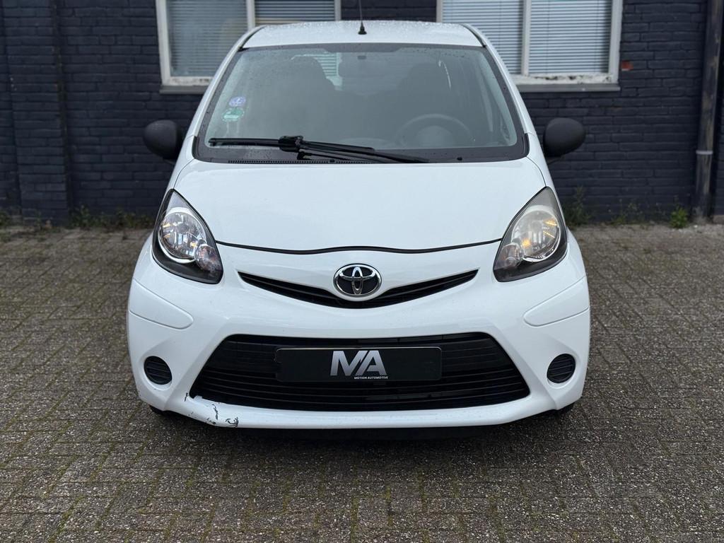 Toyota Aygo 1.0 VVT-i Now NAP|Airco|Electrische ramen|Black, Euro 5, Gebruikt, 4 stoelen, Origineel Nederlands