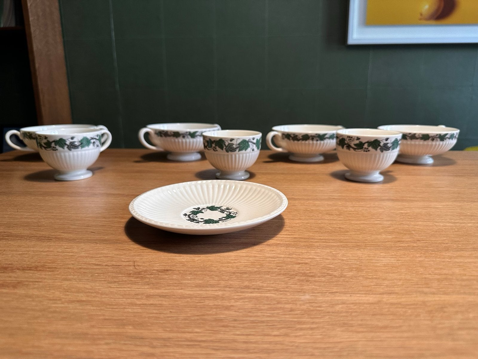 Vintage Wedgwood Patrician Ivy soepkommen, kopjes en schotel, Antiek en Kunst, Ophalen of Verzenden