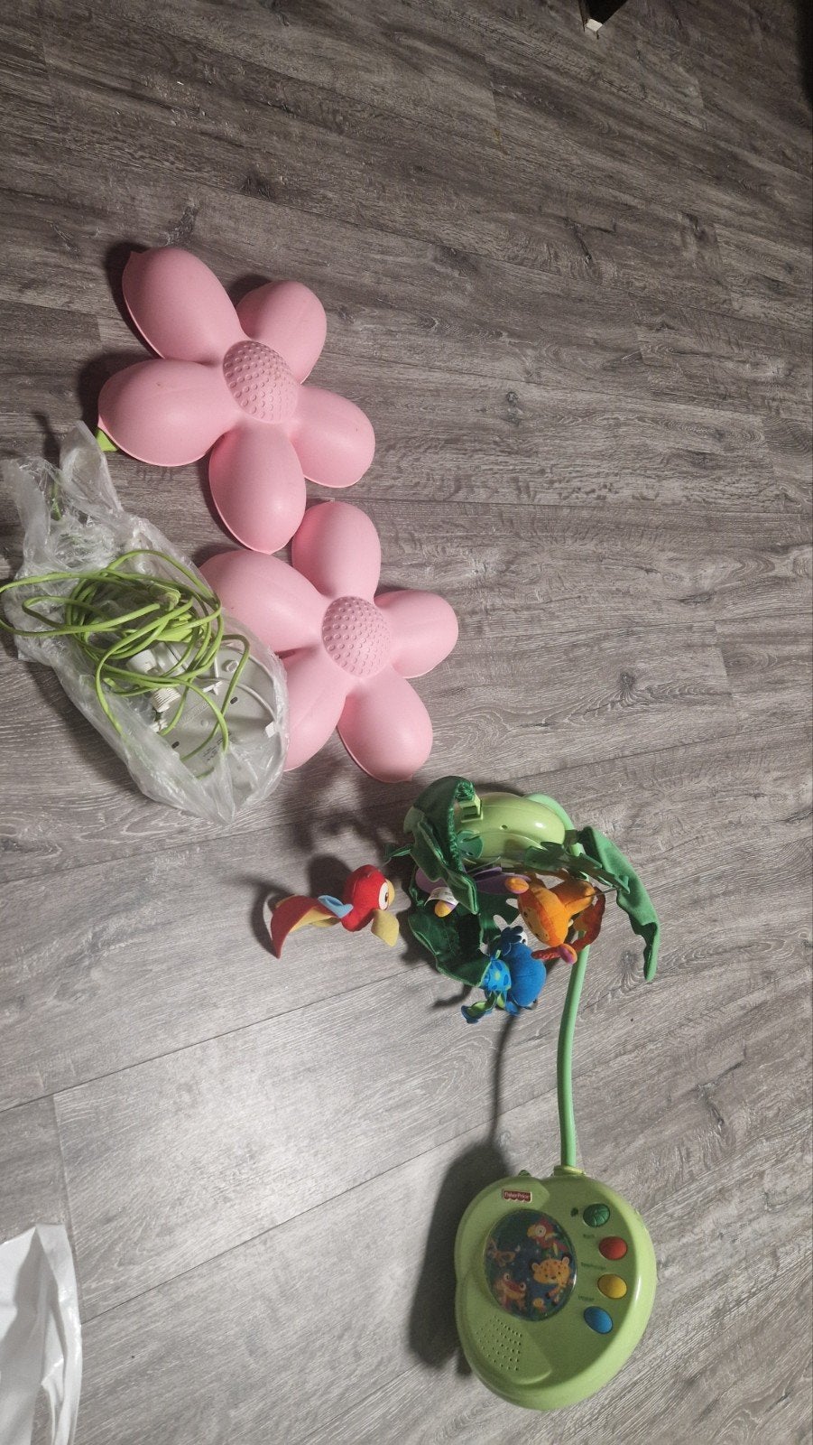Ikea bloem lampen en Fisher-Price mobiel gratis af te halen, Ophalen