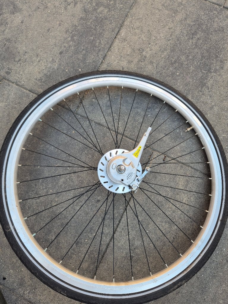 Voorwiel 28 inch 28 * 1 5/8 * 1 3/8 / 28 met rollerbrake, Ophalen of Verzenden, Stadsfiets, Wiel, Aluminium