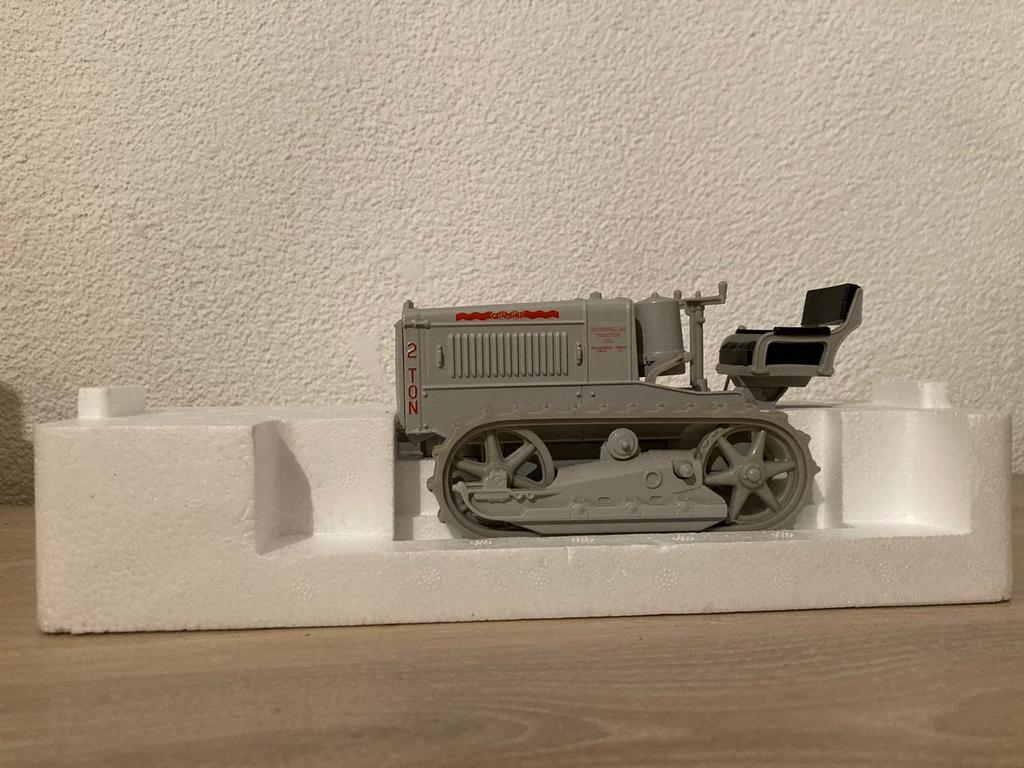 Caterpillar 2 Ton modelbouw tractor, Overige merken, Gebruikt, Ophalen of Verzenden, Groter dan 1:32