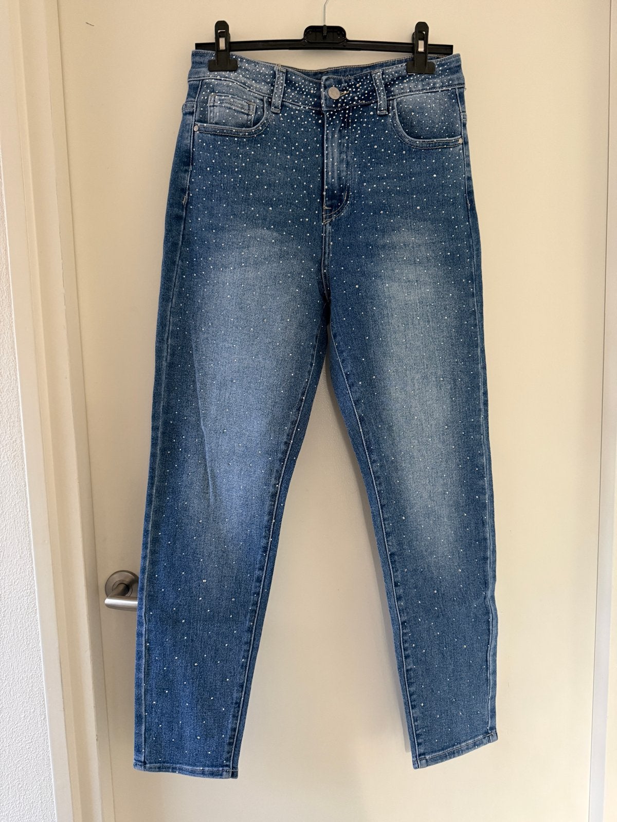Mooie spijkerbroek met steentjes - Maat 40/L, Ophalen of Verzenden, Nieuw, Blauw, W30 - W32 (confectie 38/40)