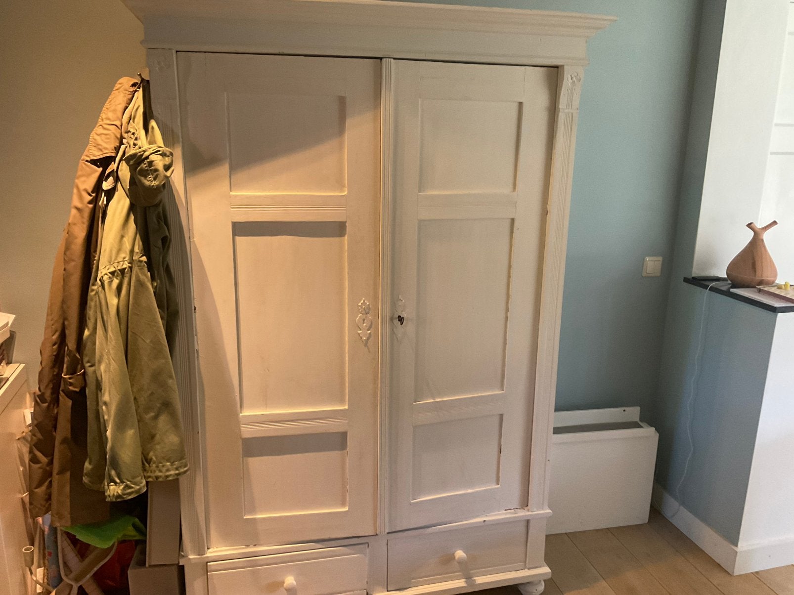 Oud grenen kast, Ophalen, Gebruikt