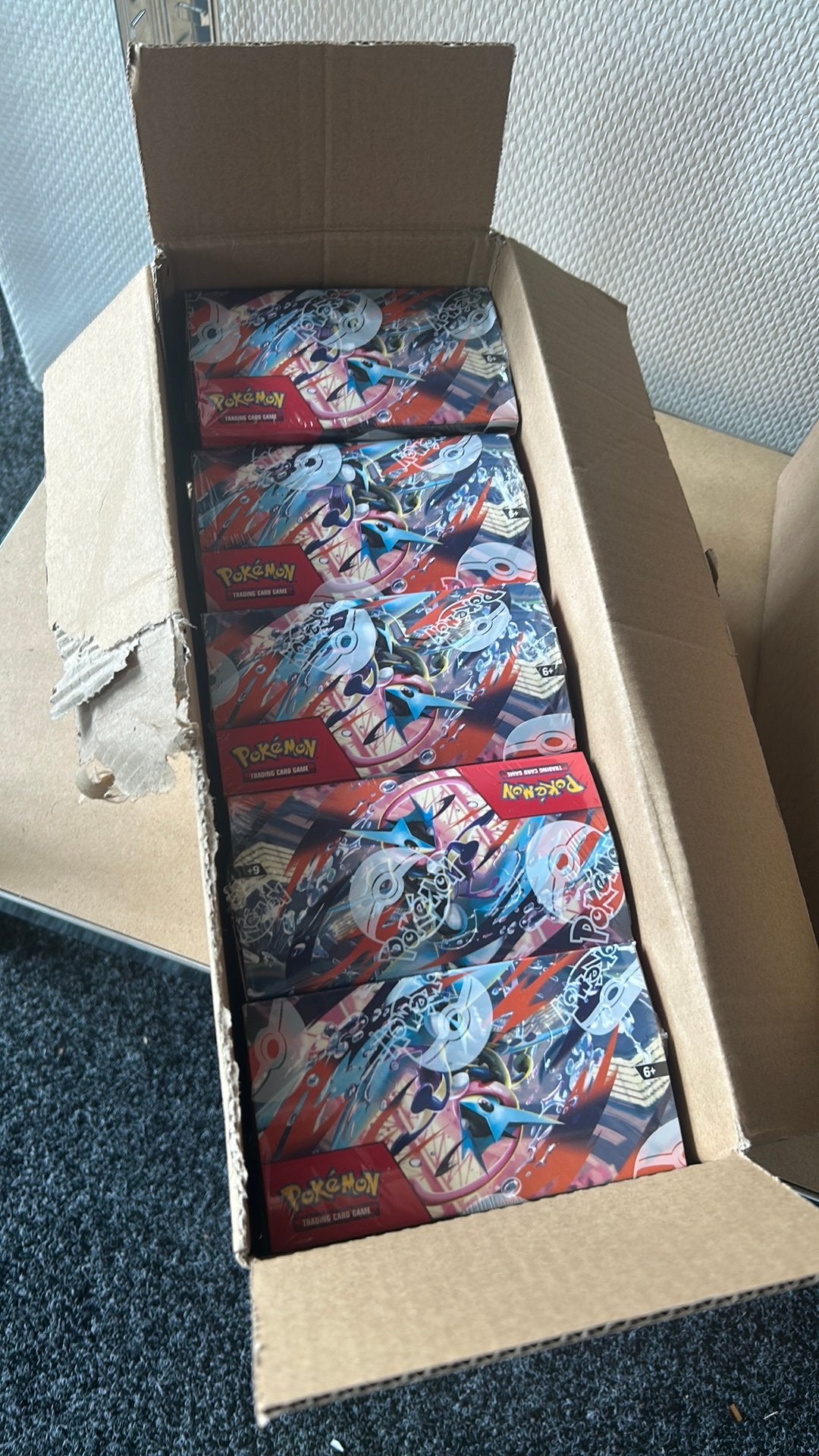 Boosterbox chaos rising Pokémon | case opengemaakt, Ophalen of Verzenden, Zo goed als nieuw, Tweepersoons, 210 cm
