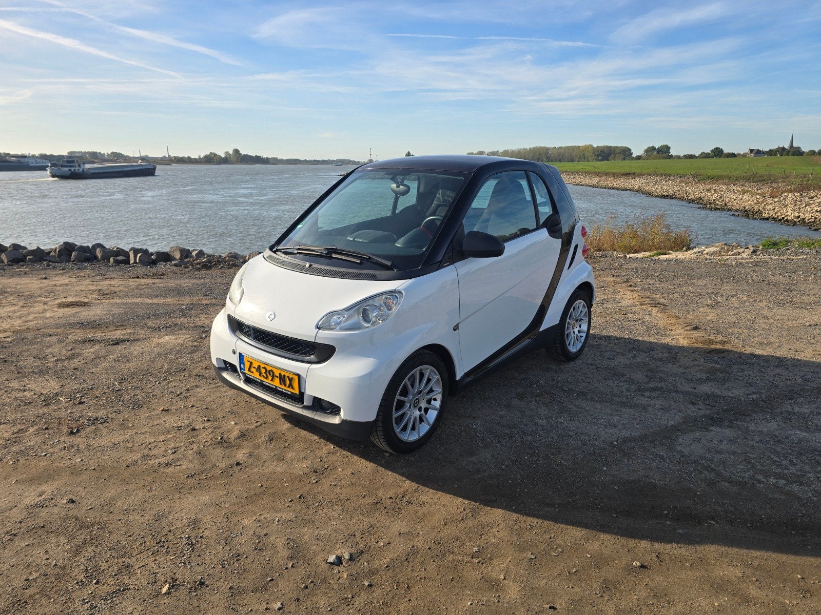 Smart ForTwo automaat 71pk met stoelverwarming en airco, Automaat, Zwart, 18 €/maand, Elektrische ramen