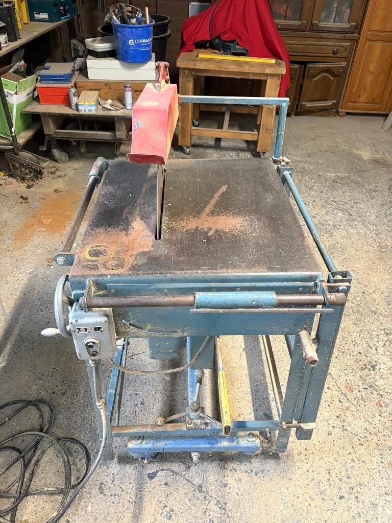 Tafelzaag op wielen – zware cirkelzaagmachine, Doe-het-zelf en Verbouw, Gereedschap | Zaagmachines, Ophalen, Gebruikt, Afkortzaag