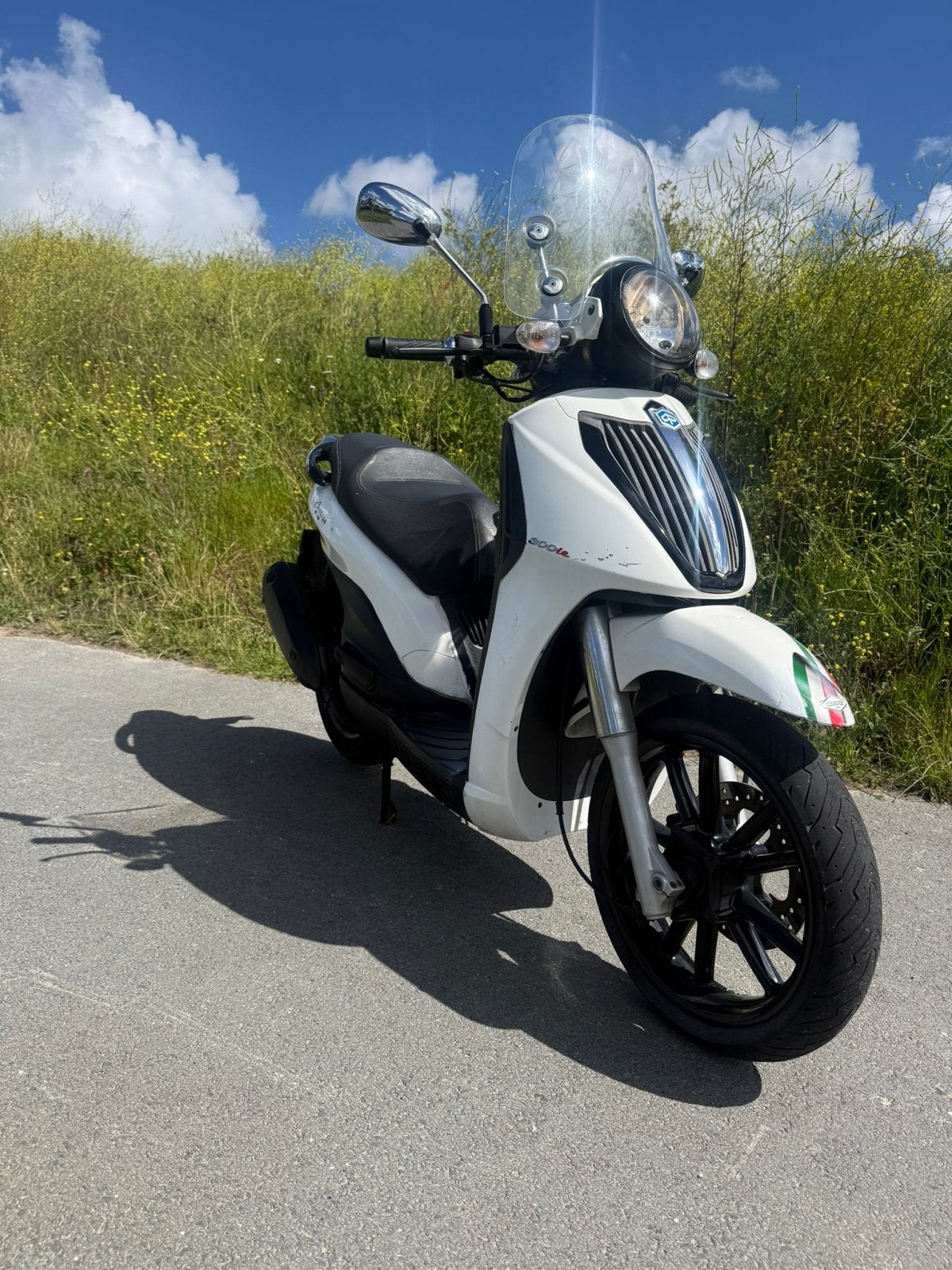 Piaggio Carnaby 300cc Motorscooter - Ideaal voor woon-werk, Ophalen of Verzenden, Zo goed als nieuw, Benzine, Overige modellen