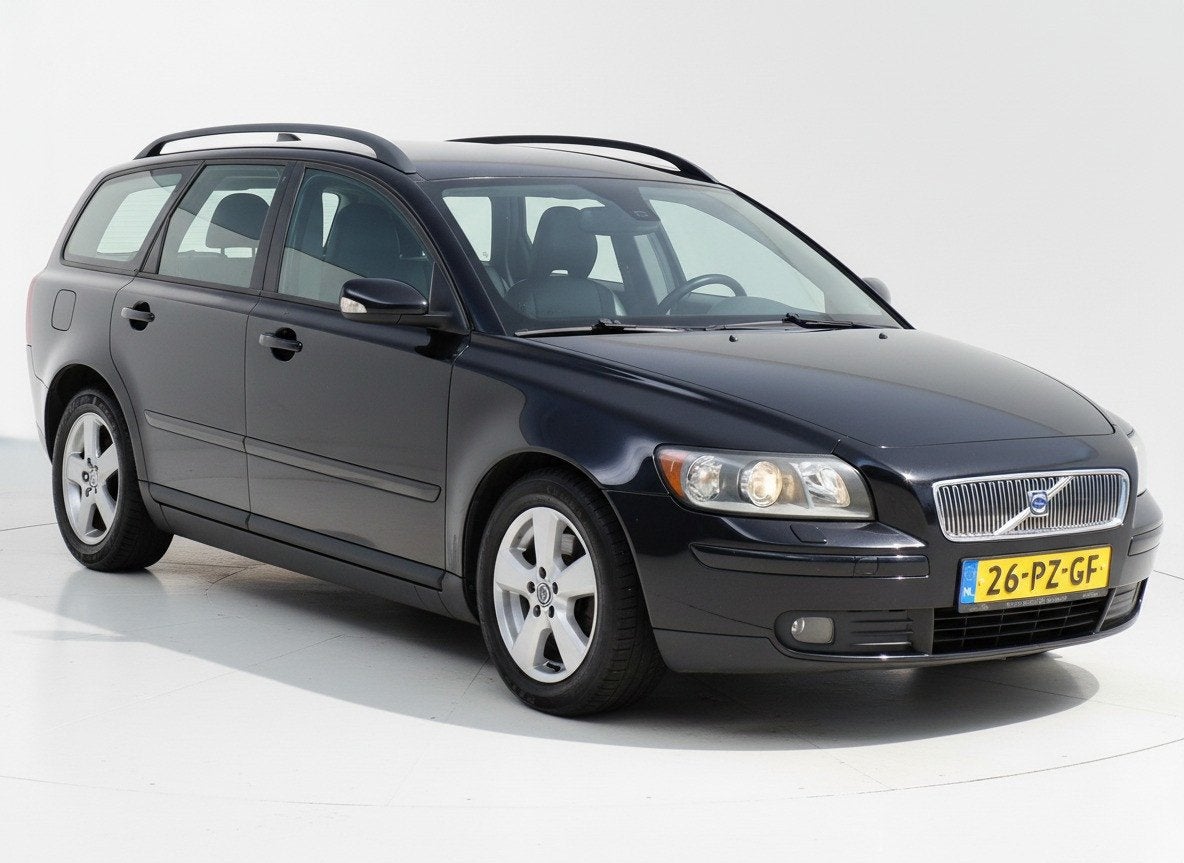 Volvo V50 2.4 Summum|Cruise|Trekhaak|Airco, Gebruikt, Zwart, 700 kg, Zwart