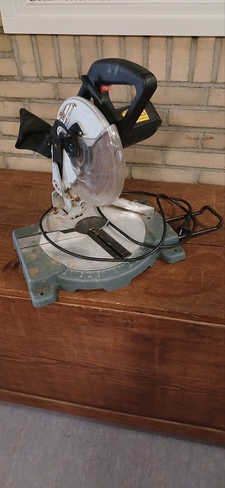 Kinzo Afkortzaag 1200W € 50,00, Doe-het-zelf en Verbouw, Gereedschap | Zaagmachines, Ophalen, Gebruikt, Kinzo, 70 mm of meer