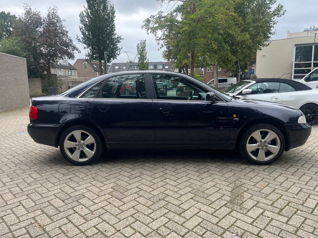 Audi A4 1.6 74KW AUT Advance Youngtimer nwe Apk, foto 3