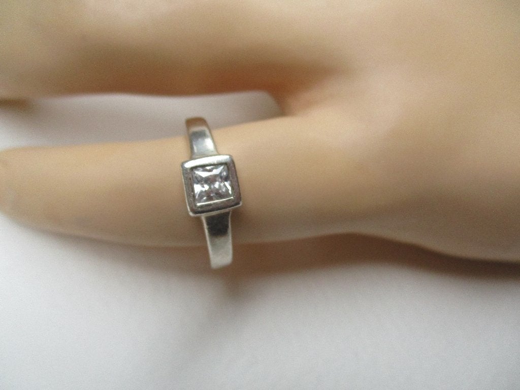Zilveren ring 17.5 mm. merk SIX + heldere zirkonia 925zilver, Sieraden, Tassen en Uiterlijk, Ringen, Verzenden, Zo goed als nieuw