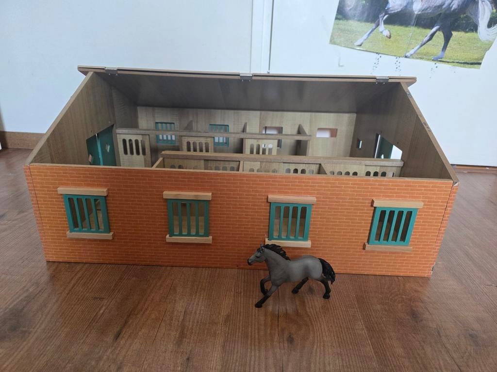 Houten paardenstal van Kids globe voor Schleich paarden, Ophalen, Gebruikt