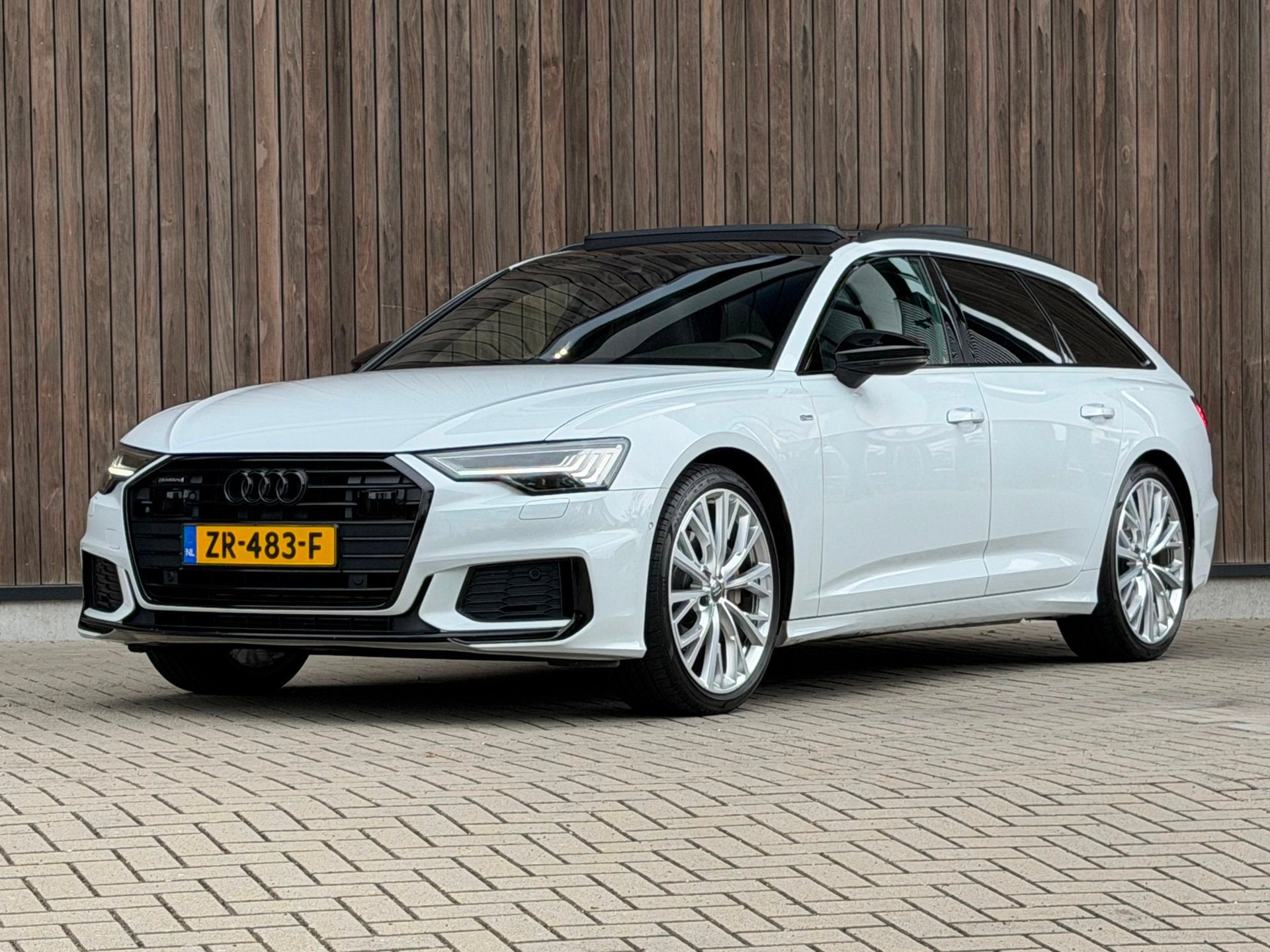 Audi A6 Avant 45 TFSI quattro S-Competition *EYECATCHER*, Automaat, Dealer onderhouden, 15 km/l, Gebruikt