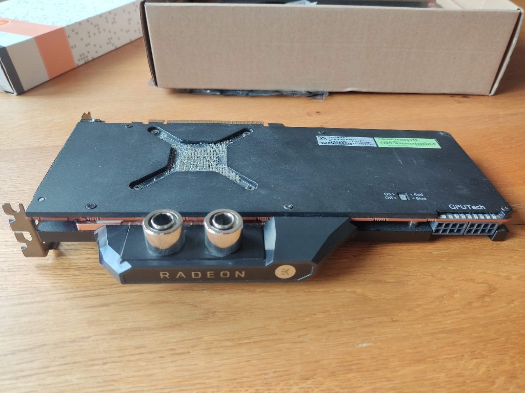 XFX Radeon RX Vega 64 + EKWB waterblock, Computers en Software, Videokaarten, PCI-Express 3, Gebruikt, AMD, Overige soorten