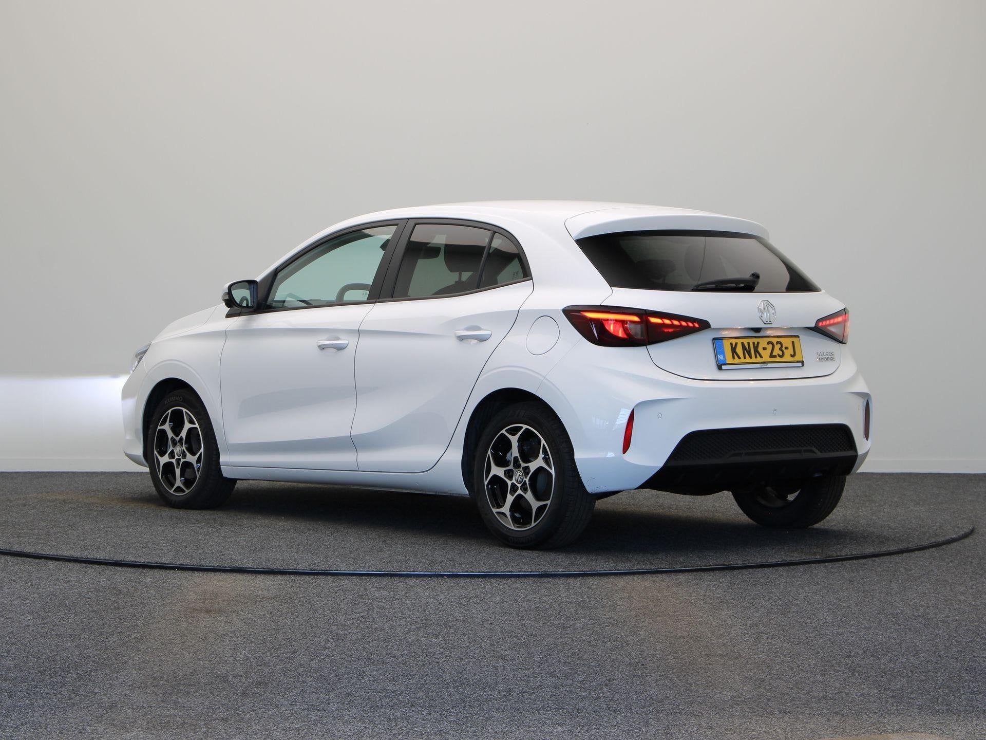 MG 3 1.5 Hybrid+ Luxury | Apple Carplay & Android Auto | Ron, Auto's, Dealer onderhouden, 4 cilinders, 2 kWh, 1283 kg