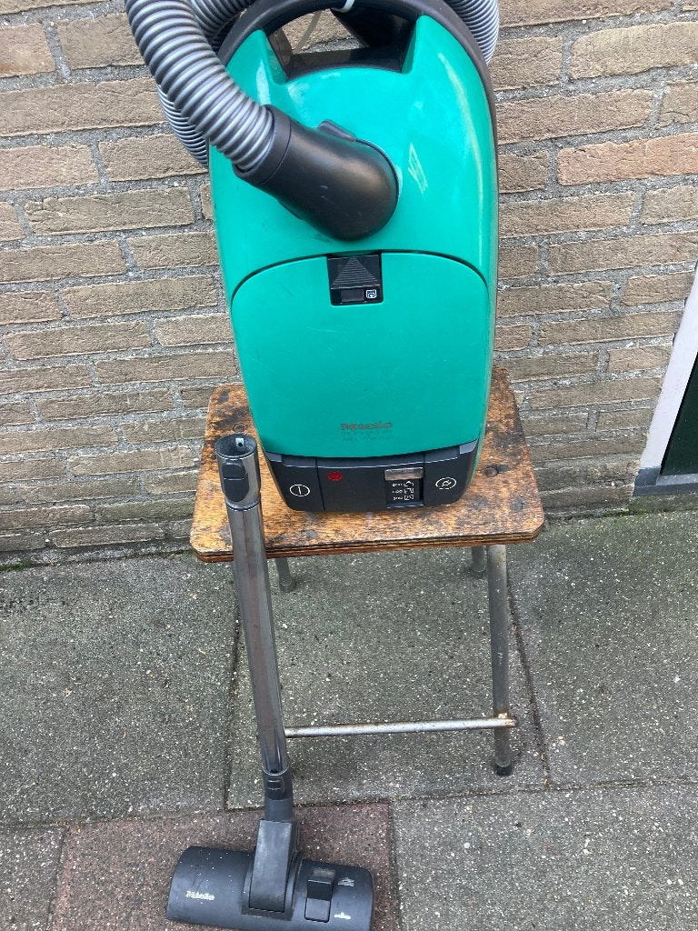 Miele de Luxe S301i Air Clean Plus stofzuiger, Witgoed en Apparatuur, Stofzuigers, Gebruikt, Sledestofzuiger, Miele, 1200 tot 1600 watt
