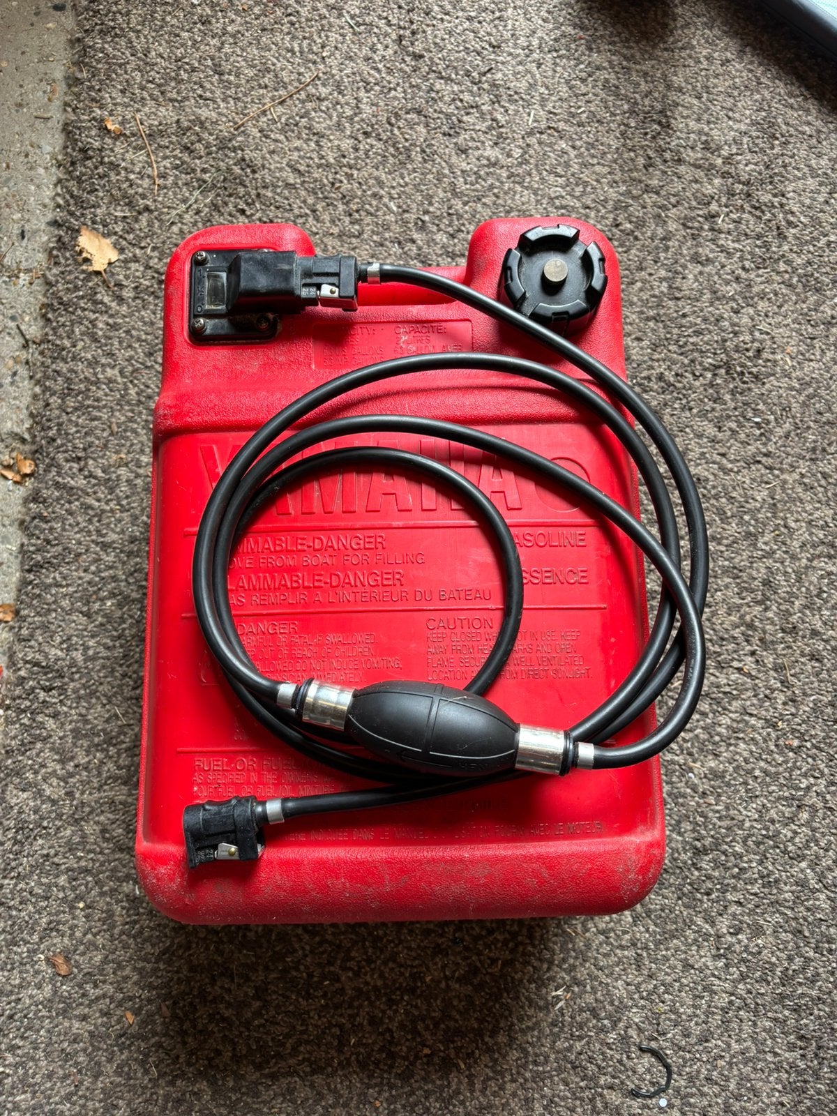Yamaha 24 liter brandstoftank buitenboordmotor met slang, Ophalen, Gebruikt, Motor en Techniek, Motorboot