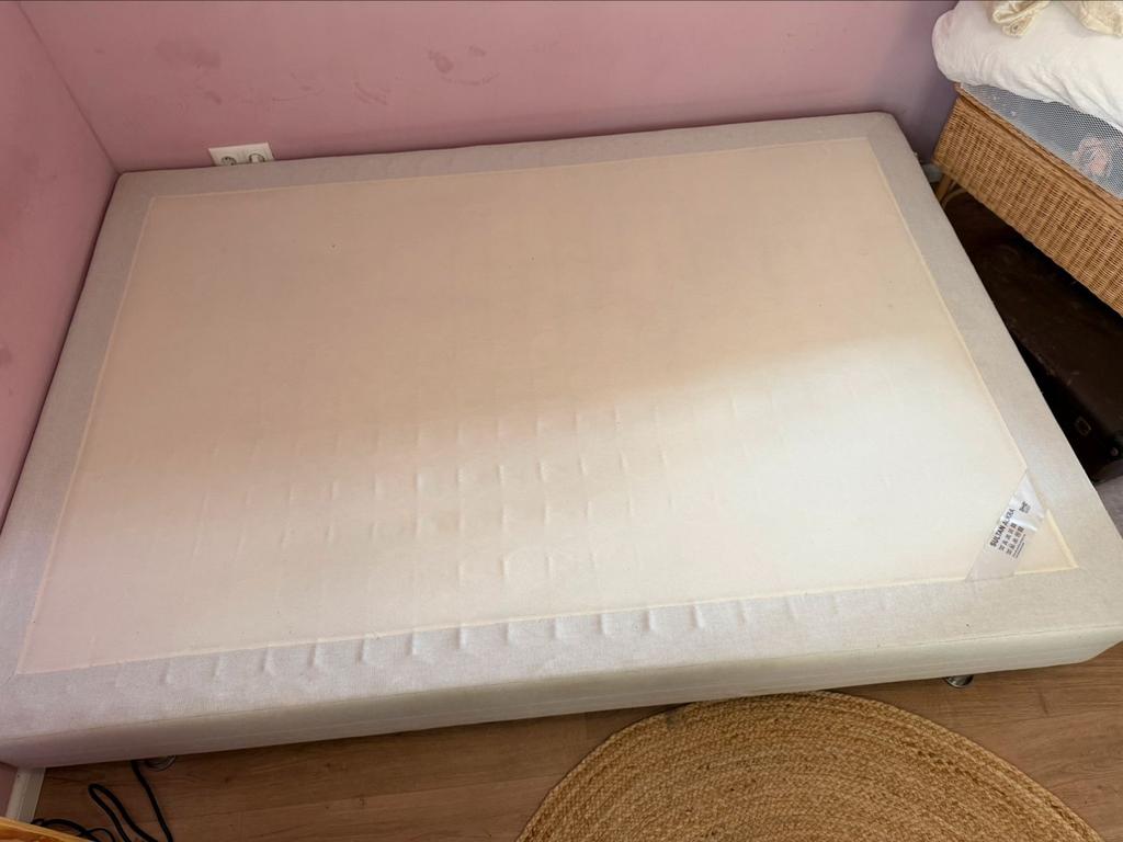 Ikea Boxspring 140x200 - exclusief matras, Huis en Inrichting, Ophalen, Crème, Gebruikt, Tweepersoons
