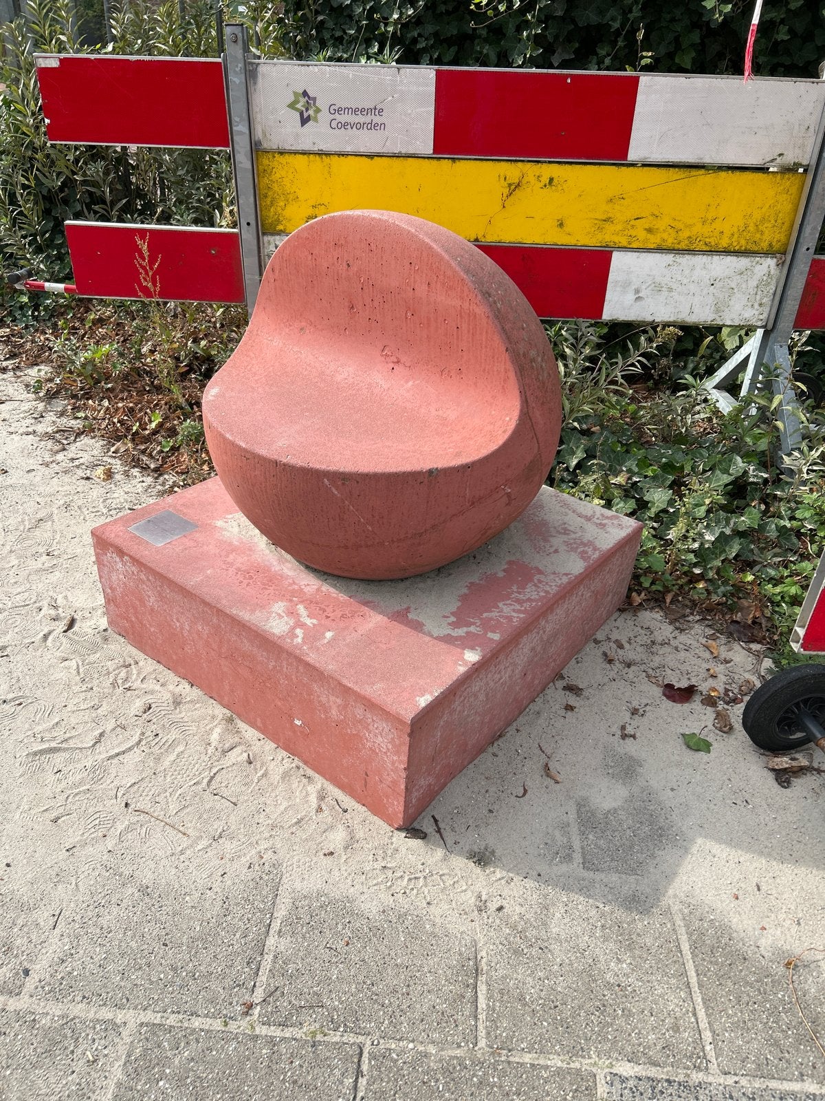 Unieke betonnen stoel - 'Appel' design, Tuin en Terras, Ophalen, Gebruikt