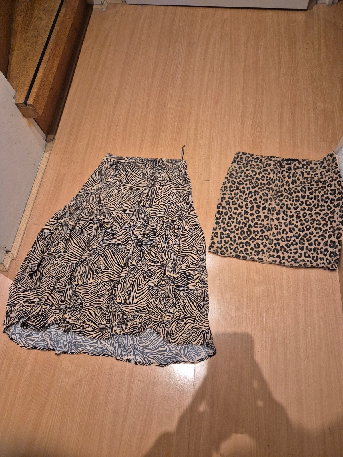 2 rokjes van Vero Moda: zebraprint en luipaardprint, Kleding | Dames, Rokken, Meerkleurig, Vero Moda, Ophalen of Verzenden, Zo goed als nieuw