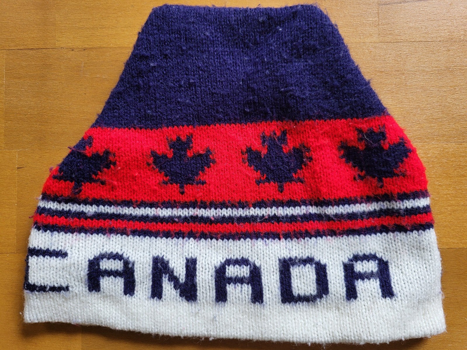 Jaren '70 Canada Wintermuts / Toque – Retro Ski Stijl, Ophalen of Verzenden, Gedragen, Overige maten, Muts