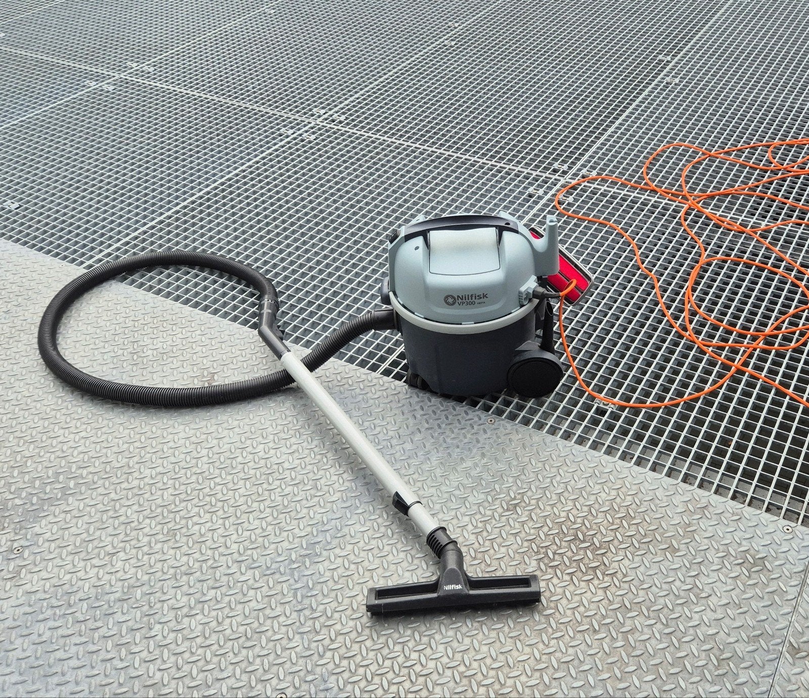 Nilfisk VP300 HEPA stofzuiger - Compact en krachtig, Stofzak, Overige merken, Gebruikt, Ophalen of Verzenden