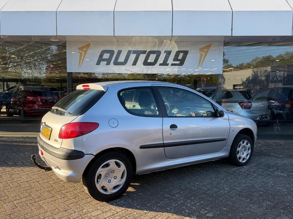 Peugeot 206 1.4 Gentry Automaat, Bedrijf, 75 pk, 1100 kg, Zilver of Grijs