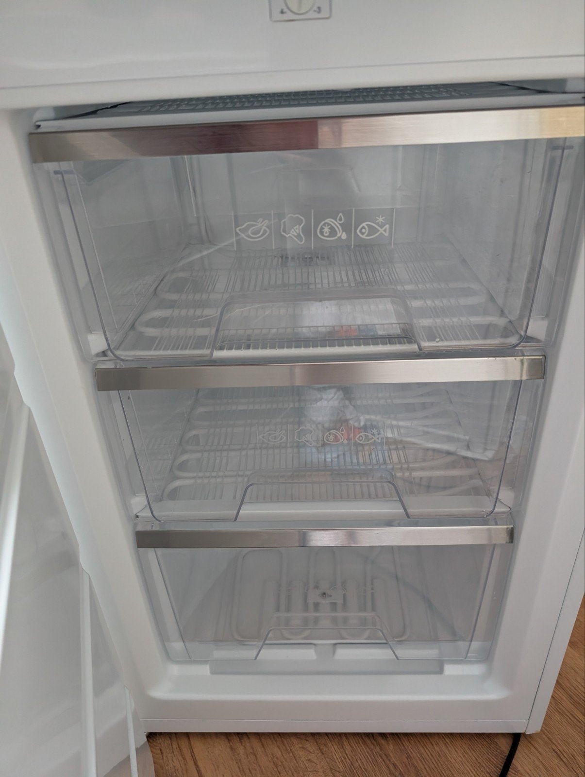 Thomson vriezer 84 liter – werkt goed, Witgoed en Apparatuur, Vriezers en Diepvrieskisten, Vrieskast, Gebruikt, Minder dan 85 cm