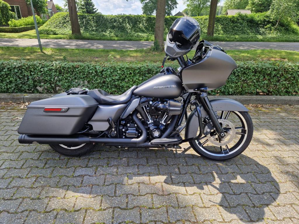 Harley-Davidson Road Glide Special - Mat denim grijs, Motoren, Motoren | Harley-Davidson, Sportuitlaat, 2 cilinders, 1690 cc, Motorrijbewijs A