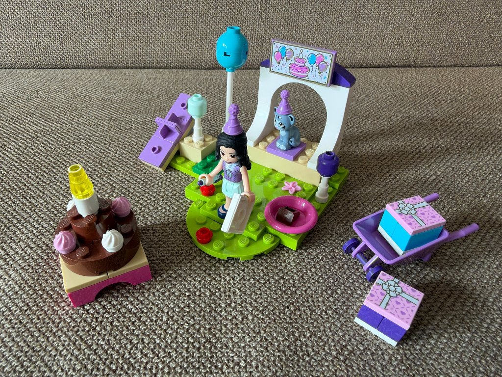 Lego Friends 10748 - Emma's Pet Party, Gebruikt, Lego, Friends, Ophalen of Verzenden