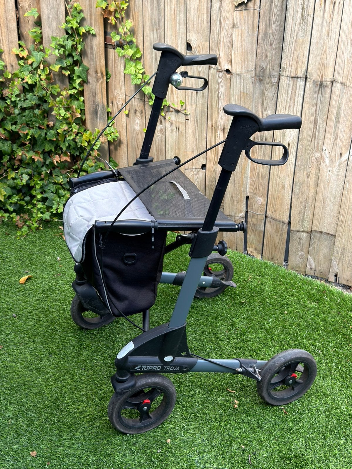 Topro Troja Rollator - Lichtgewicht en Inklapbaar, Ophalen, Lichtgewicht, Gebruikt