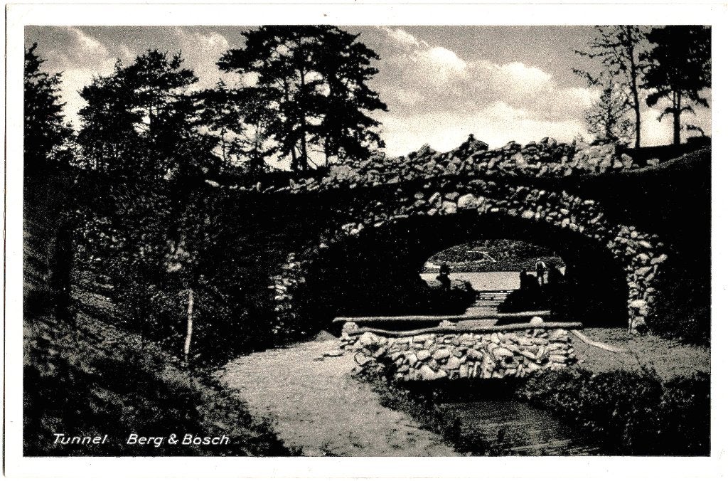 Apeldoorn, Berg en Bosch,tunnel, ongelopen, uitgave Versteeg, Verzamelen, Verzenden, 1940 tot 1960, Ongelopen, Gelderland