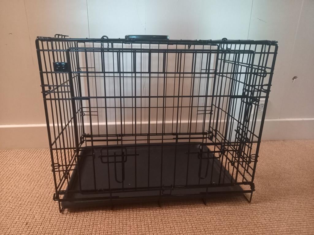 Bench voor hond 60 cm x 40 cm bruin, Dieren en Toebehoren, Ophalen of Verzenden, Zo goed als nieuw
