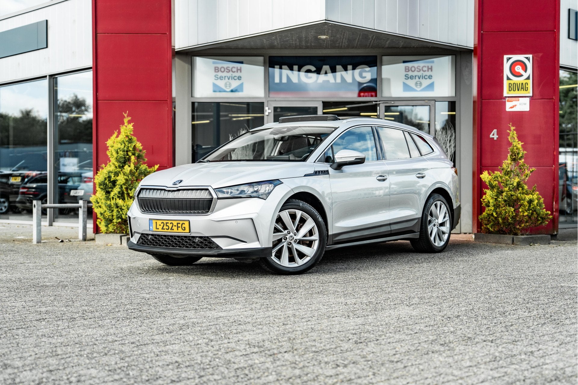 Skoda Enyaq iV 80 | Panoramadak | Warmtepomp (bj 2021), Auto's, Automaat, Gebruikt, Zwart, 82 kWh