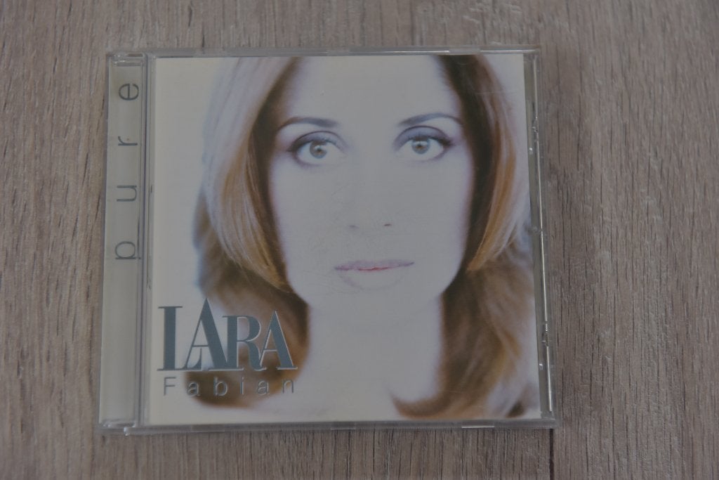 LARA FABIAN -- PURE   11 geweldige nummers, Inclusief boekje, Zo goed als nieuw, Album, Verzenden