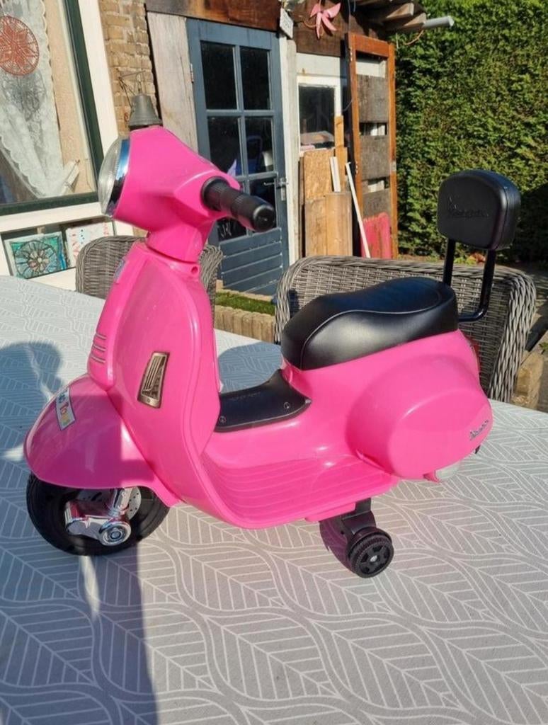 Vespa kinder scooter, Kinderen en Baby's, Speelgoed | Buiten | Accuvoertuigen, Ophalen