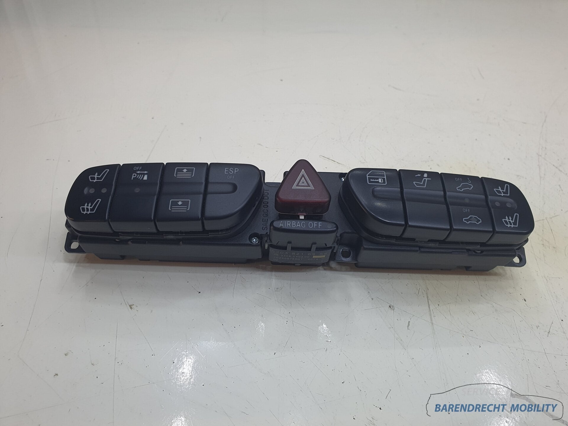 Mercedes CLK W209 A209 C209 knoppenbalk dashboard A203821695