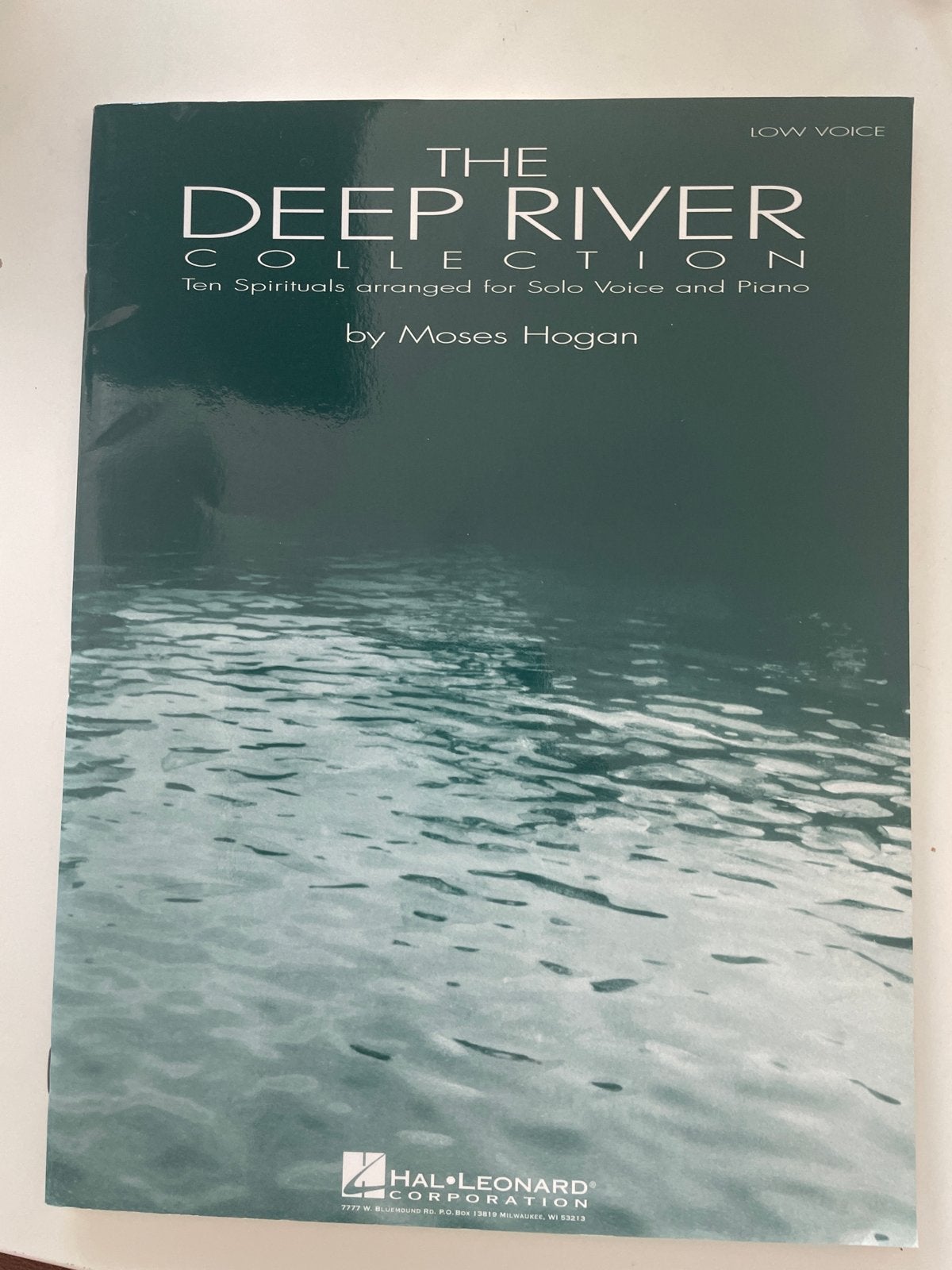 The Deep River Collection - Moses Hogan (Low Voice), Ophalen of Verzenden, Zo goed als nieuw, Religie en Gospel, Artiest of Componist