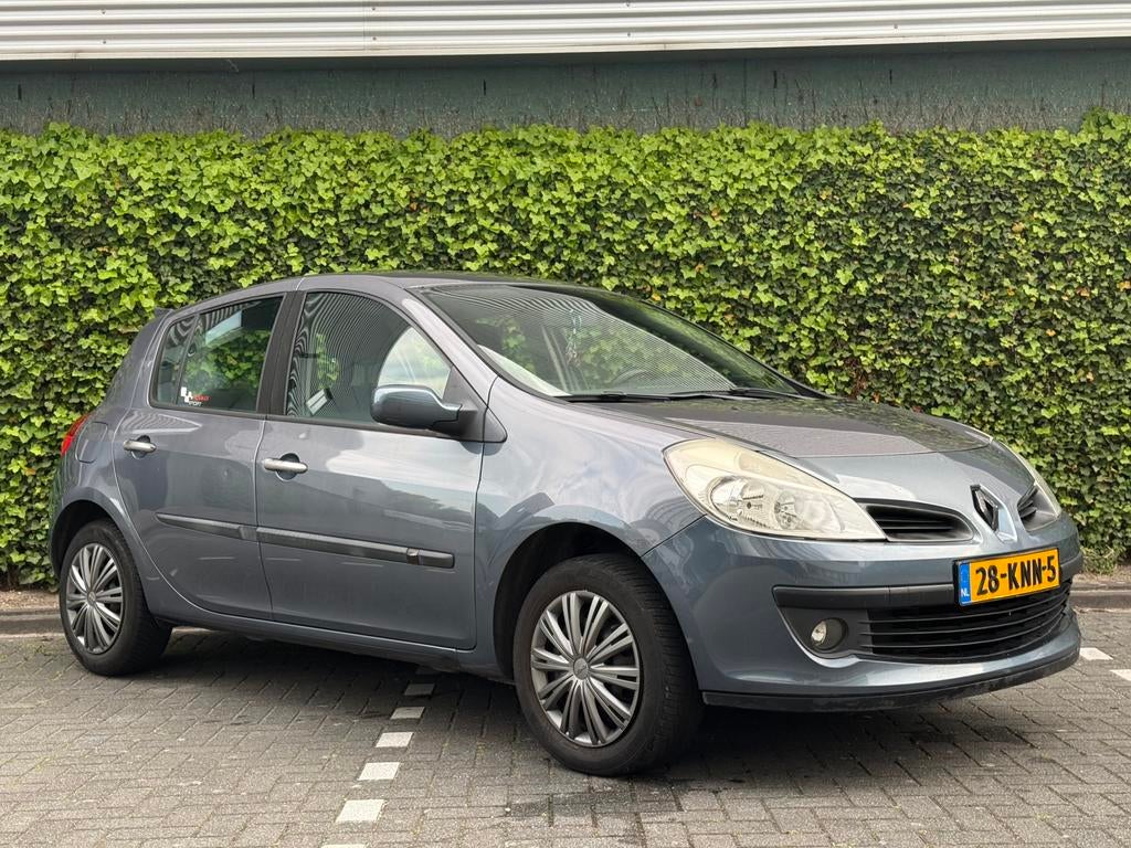 Renault Clio 1.2 16V 55KW 5-DRS E4 2007 Blauw, Auto's, Renault, Voorwielaandrijving, 535 kg, 74 pk, 4 cilinders