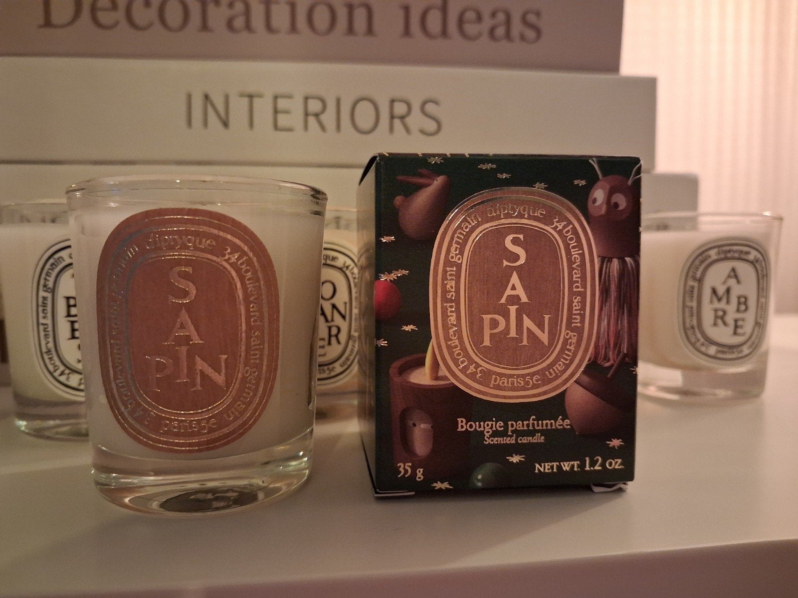 Diptyque Sapin 2026 Scented Candle 35gr nu €25 (vaste prijs), Ophalen of Verzenden, Nieuw, Kaars