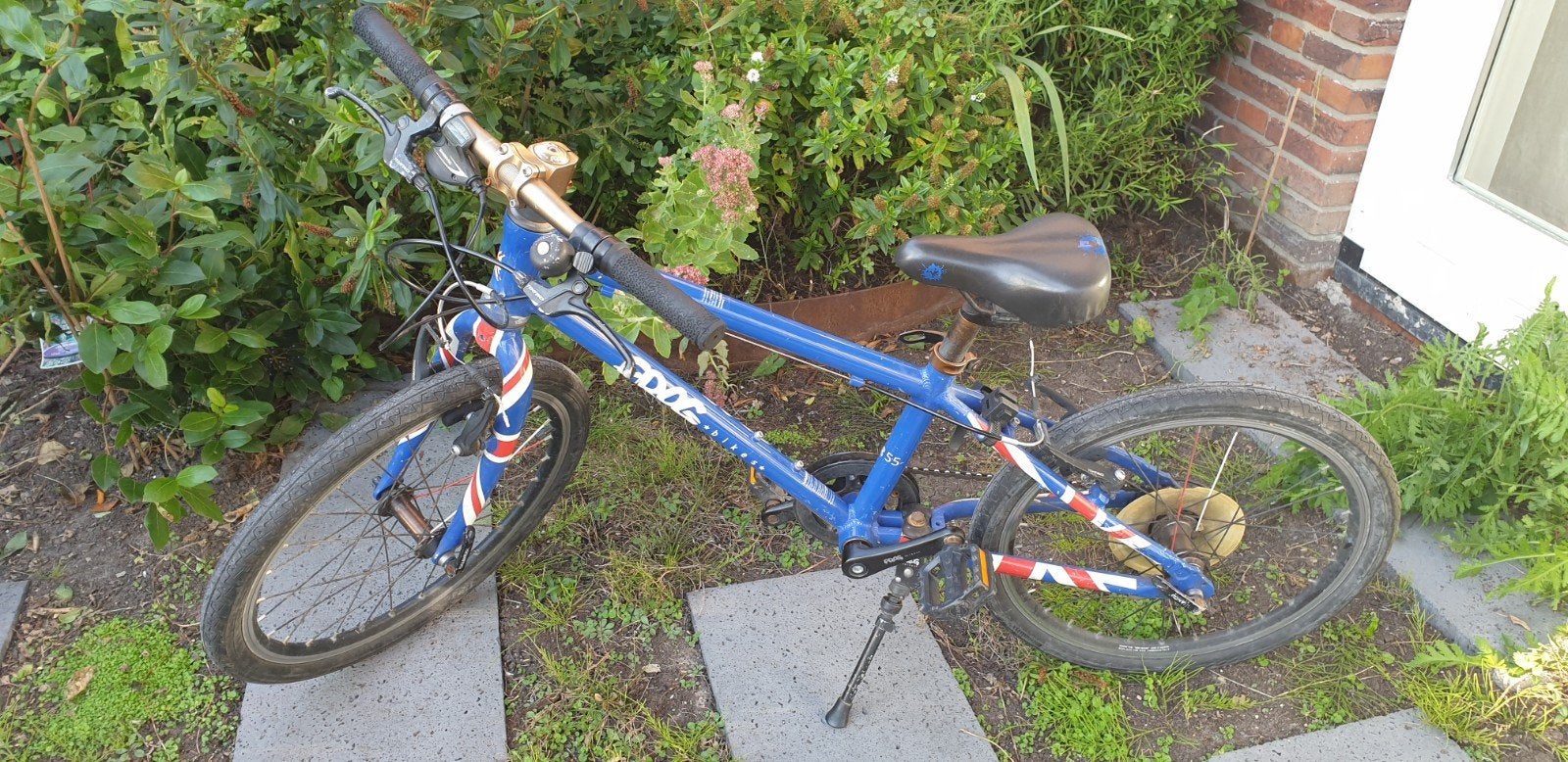 Frog 55 kinderfiets met Union Jack details, Fietsen en Brommers, Ophalen, 20 inch of meer, Gebruikt, Velgrem