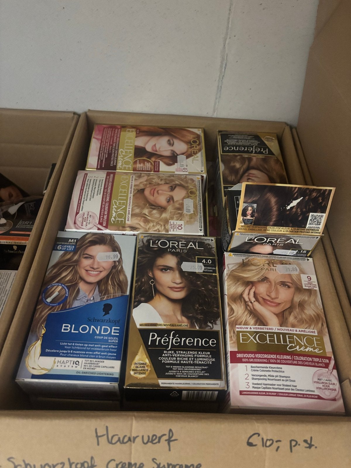 Diverse haarverf van L'Oréal en Schwarzkopf, Ophalen of Verzenden, Nieuw, Overige typen