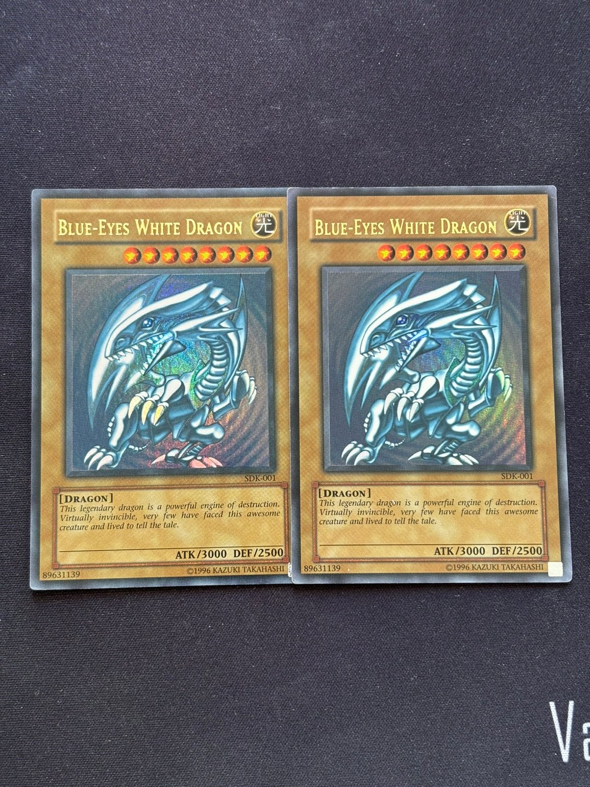 Blue-Eyes White Dragon SDK WAVY, Verzenden, Zo goed als nieuw, Meerdere kaarten, Foil